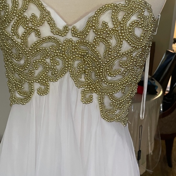 Prom dress La Femme NWT white chiffon size 4 with gold beads - Picture 6 of 10